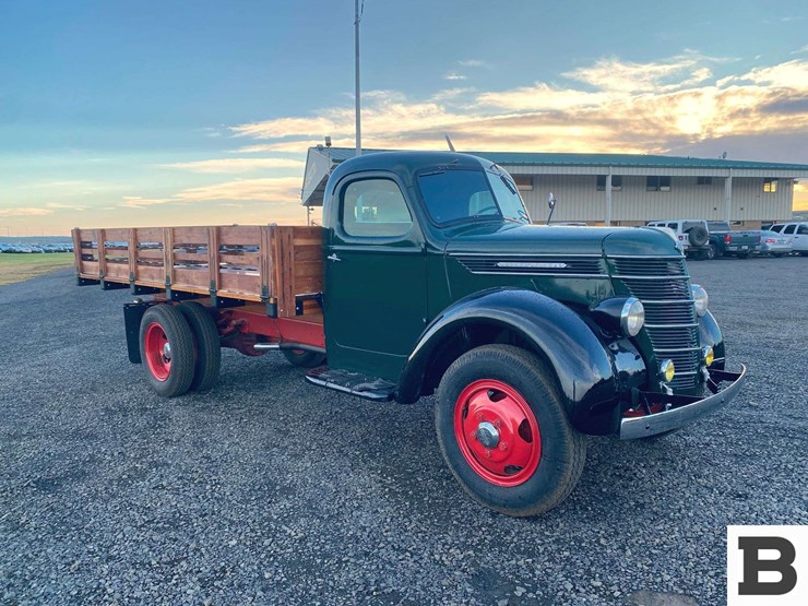 1940-international-d5-30-flatbed-truck-image-7