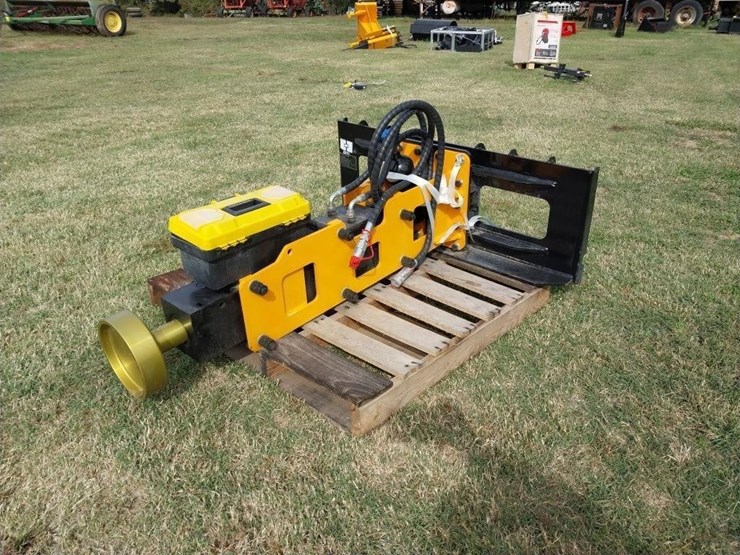 new-giyi-post-pile-driver-image-1