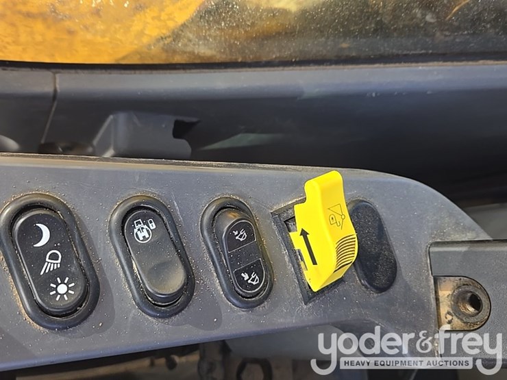 2022-komatsu-pc490-lc-11-image-126