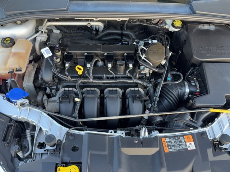 #3008-•-2015-ford-focus-car-image-19