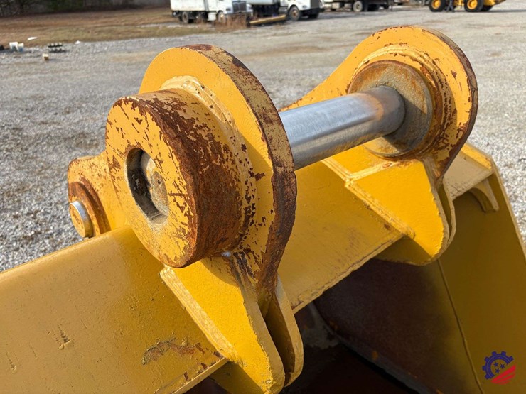 caterpillar-349-image-13