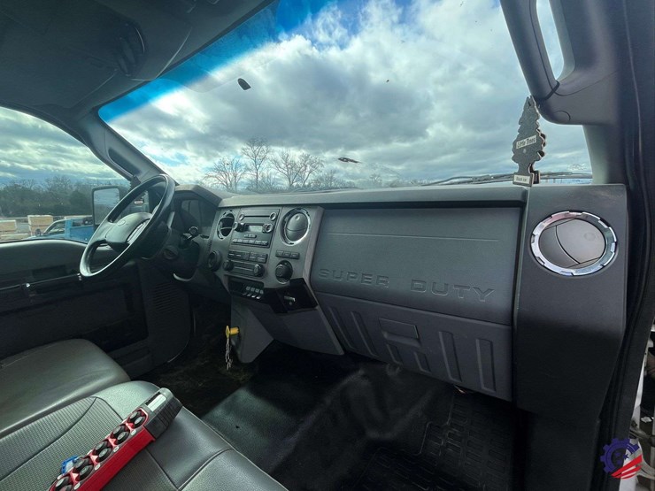 2013-ford-f750-image-57