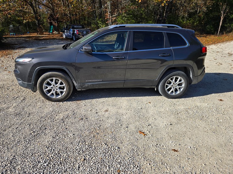 2016-jeep-cherokee-image-8