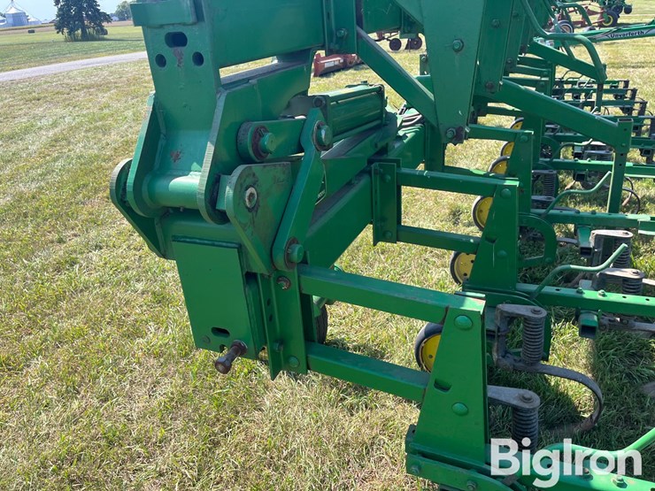 john-deere-845-image-15
