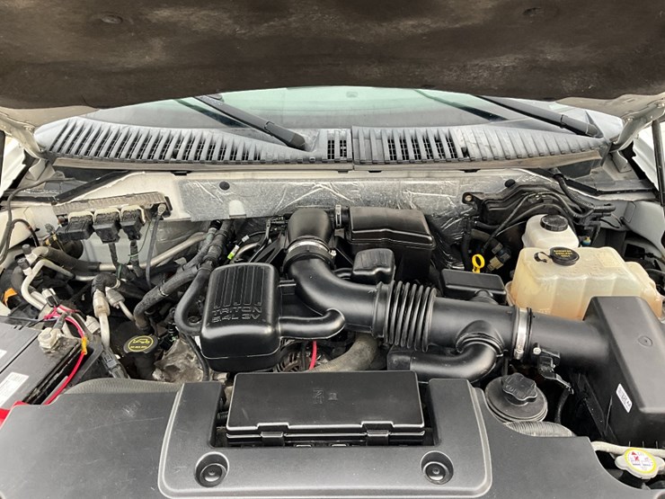 2014-ford-expedition-xlt-image-20