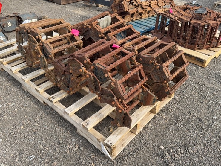 #2013-•-set-of-mclaren-steel-skid-steer-tracks-image-2