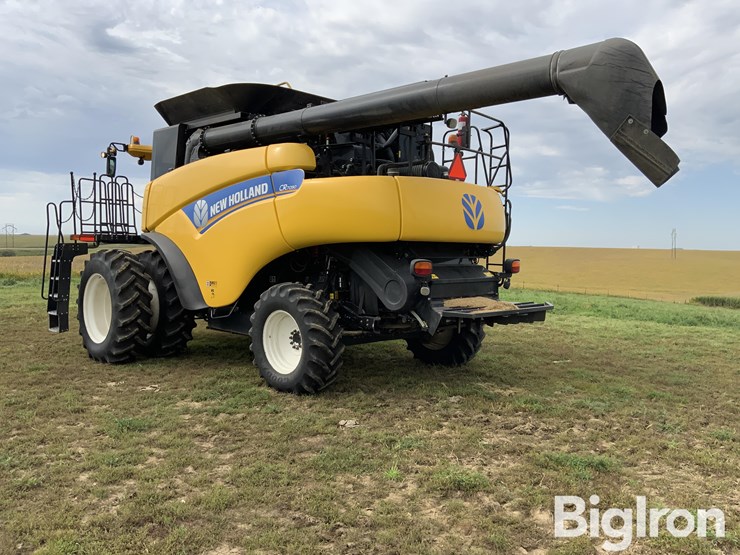 2013-new-holland-cr7090-image-7