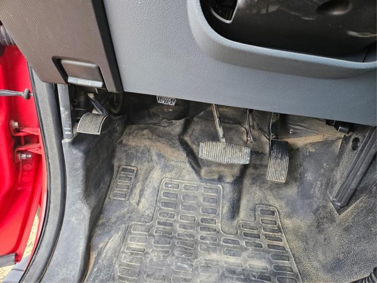 2016-ford-550-image-38