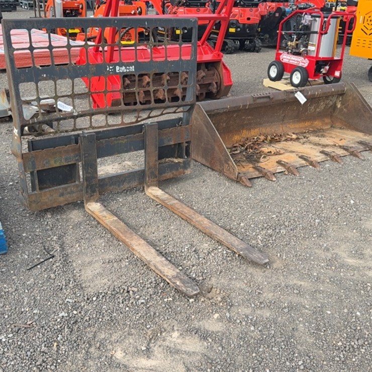 #2015 • BOBCAT 48" SKID STEER PALLET FORKS