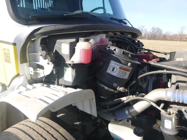 freightliner-m2-106-image-20