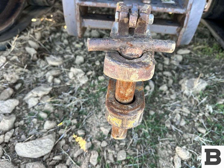 cat-challenger-55-tractor-image-36