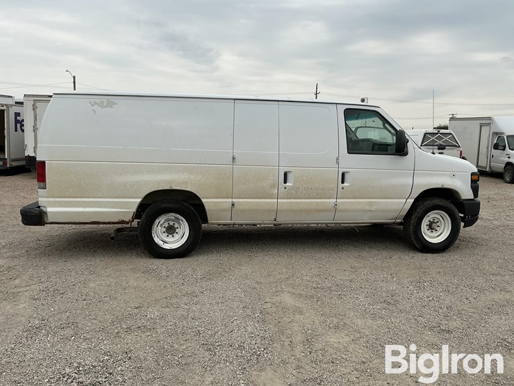 2014-ford-e250-image-4