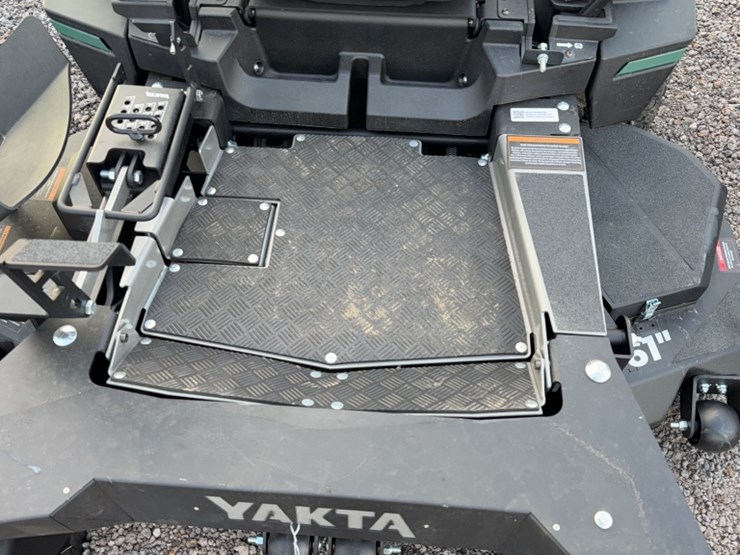 #3076-•-yakta-yxr-710-zero-turn-lawn-mower-image-5
