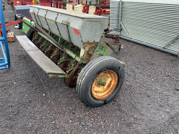 john-deere-8-image-3