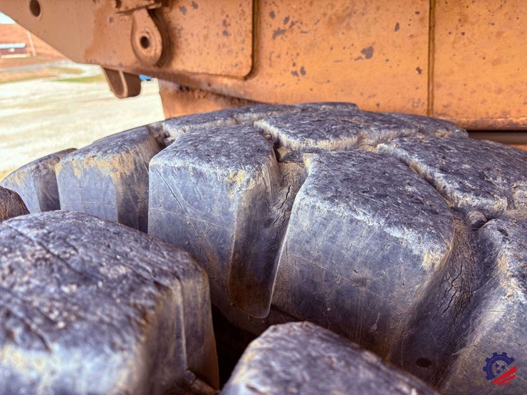 1990-caterpillar-769c-image-26