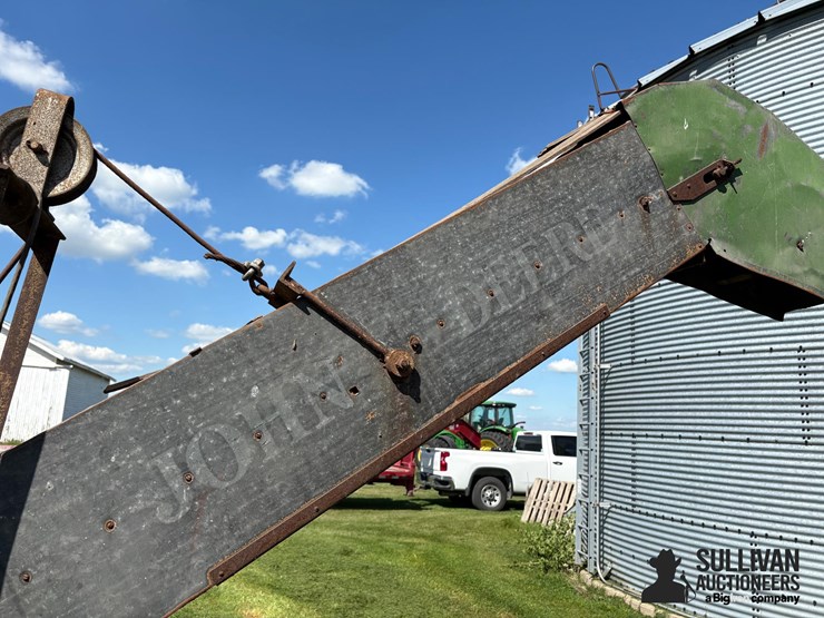 john-deere-paddle-elevator-image-15
