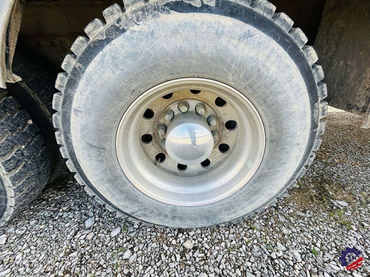 2007-peterbilt-340-image-89