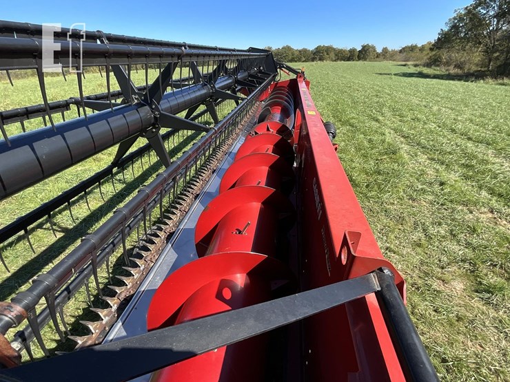 2011-case-ih-3020-image-10