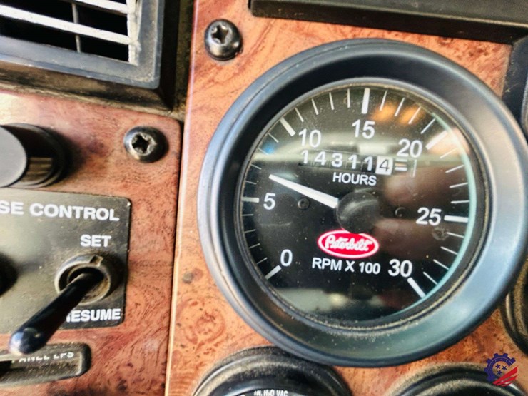 2007-peterbilt-340-image-175