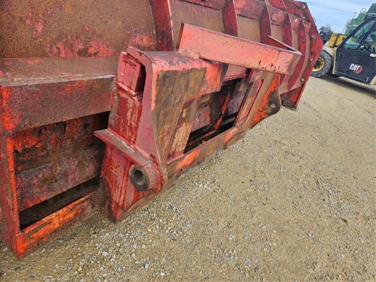 #3290-•-henke-20'-end-loader-snow-pusher-image-12