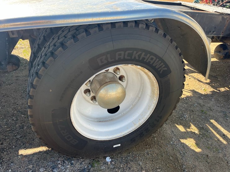 2007-freightliner-cloumbia-120,450-hp-mercedes,-10-speed,-good-rubber,-11r-22.5-tires-on-budd-wheels,-cold-ac,-clean-clean-truck,-779,000-miles,-image-10