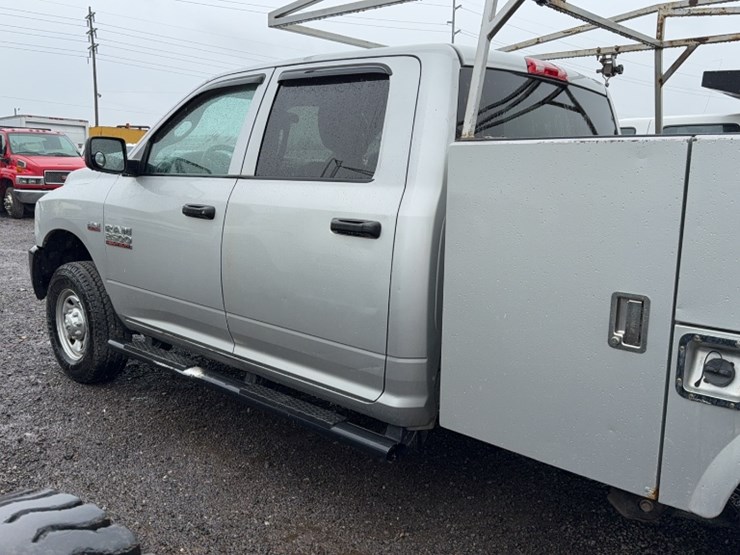 2016-dodge-2500-image-12