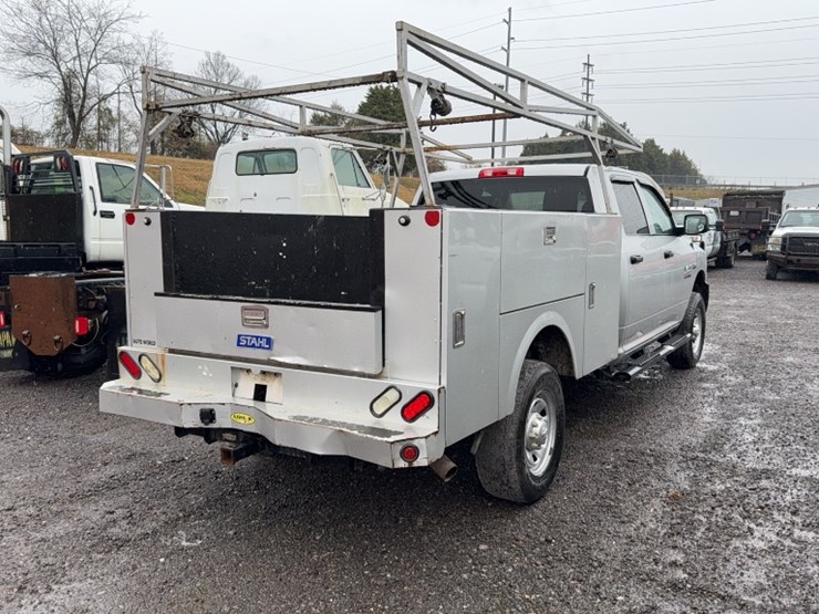 2016-dodge-2500-image-9