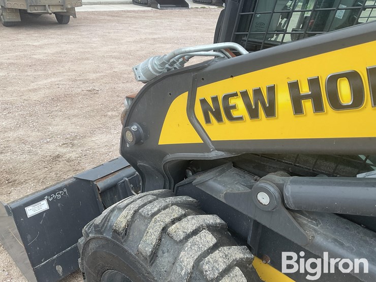 2023-new-holland-l328-image-14