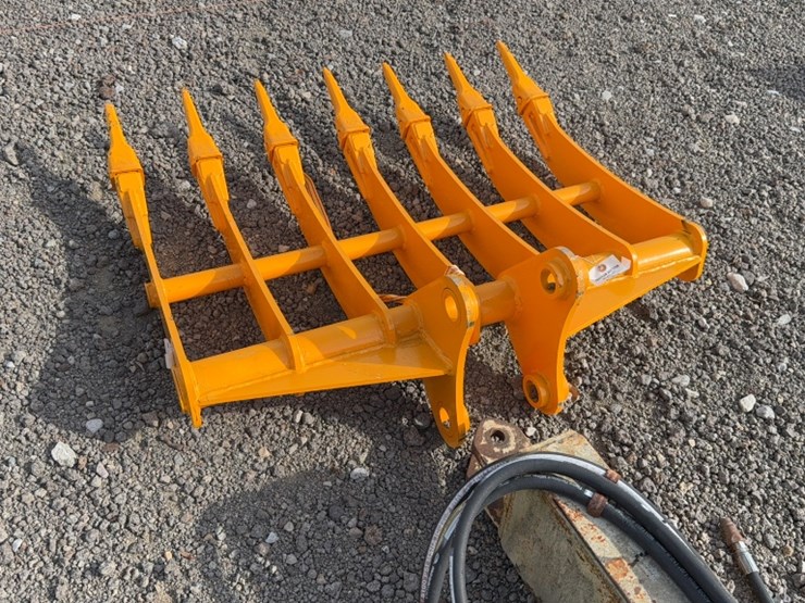 caterpillar-305-image-3