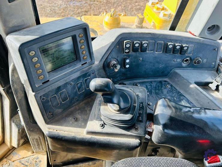 2005-caterpillar-d8t-image-76