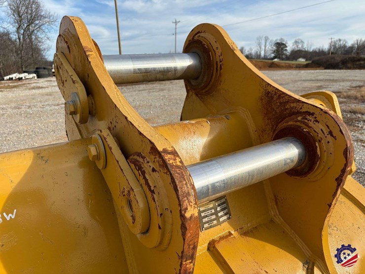 caterpillar-349-image-16