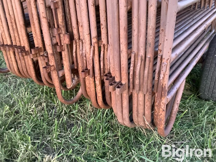 portable-panels-w/loading-gate-on-trailer-image-20