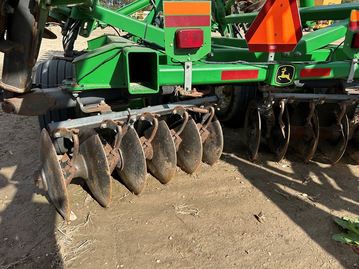 john-deere-2623-image-23