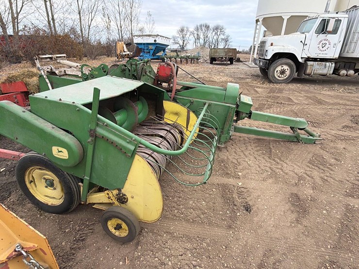 john-deere-24t-image-3