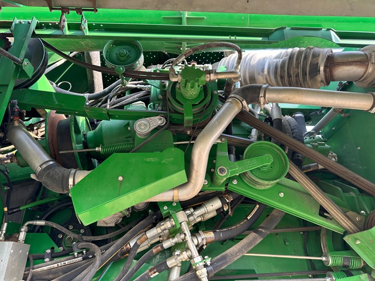 2015-john-deere-s680-image-45