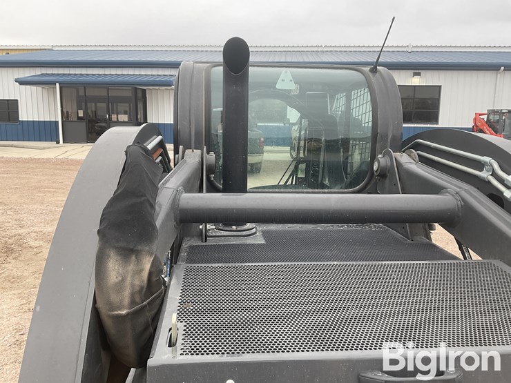 2023-new-holland-l328-image-18