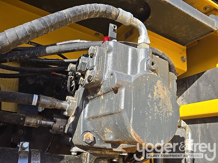 2022-komatsu-pc490-lc-11-image-92