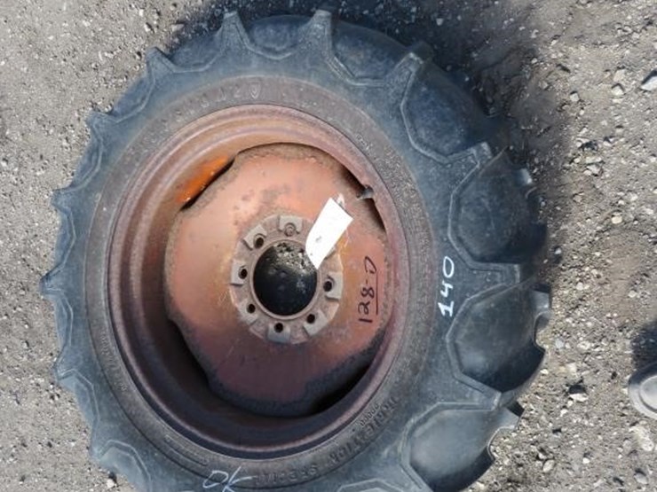 11.2---24-tire-and-rim-image-1