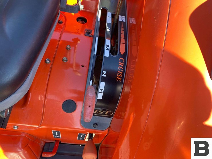 kubota-l4240d-tractor-image-44