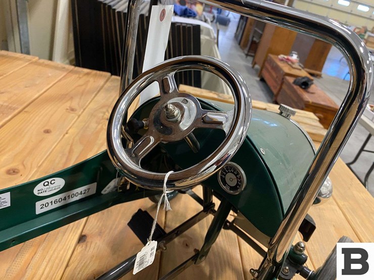 dexton-classic-toy-pedal-car-image-8