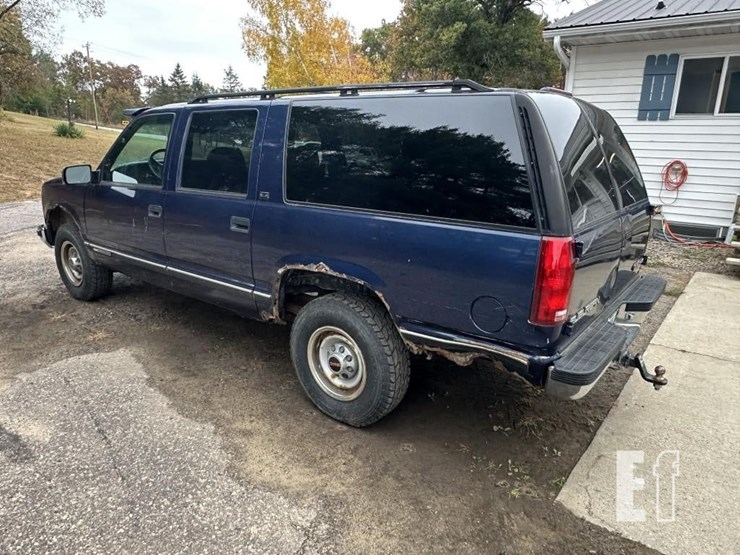 1995-gmc-suburban-image-2