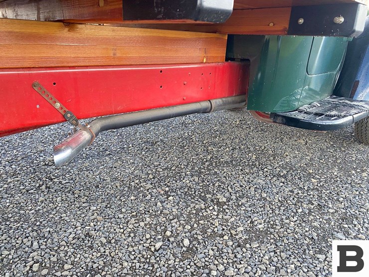 1940-international-d5-30-flatbed-truck-image-23