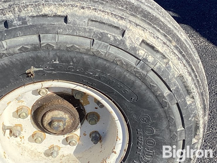 new-holland-3930-image-10