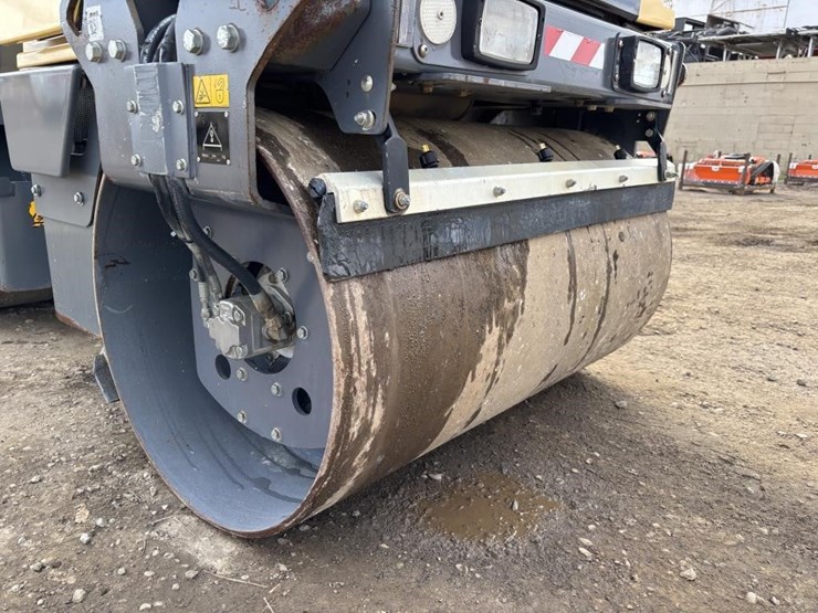 2015-dynapac-cc1200-image-11