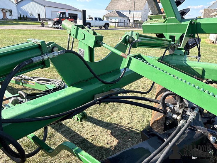 2010-john-deere-637-image-11