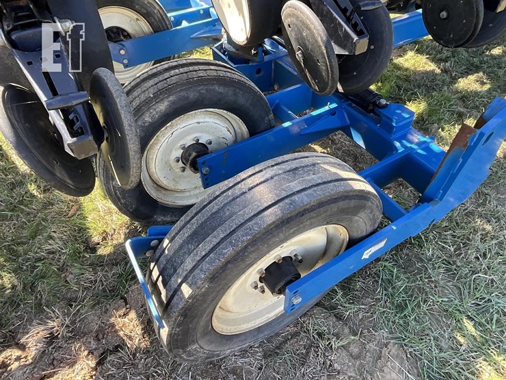 2013-kinze-3600-image-14