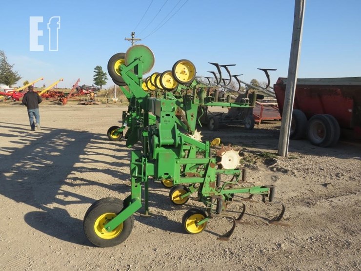 john-deere-845-image-2
