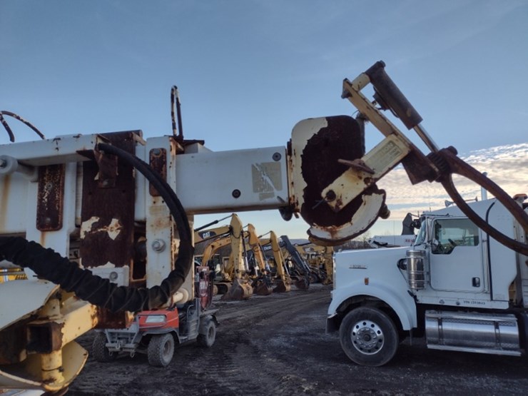 2008-ihi-ic35-image-37