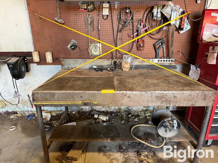 steel-workbench-&-supplies-image-2