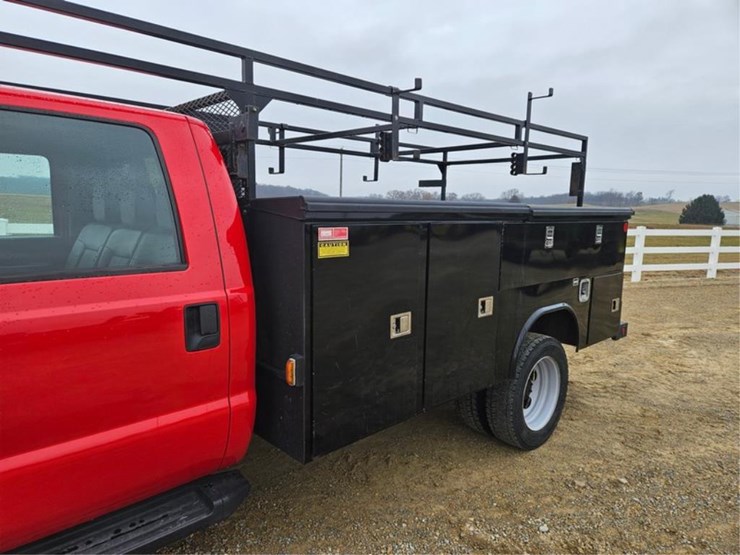 2016-ford-550-image-13